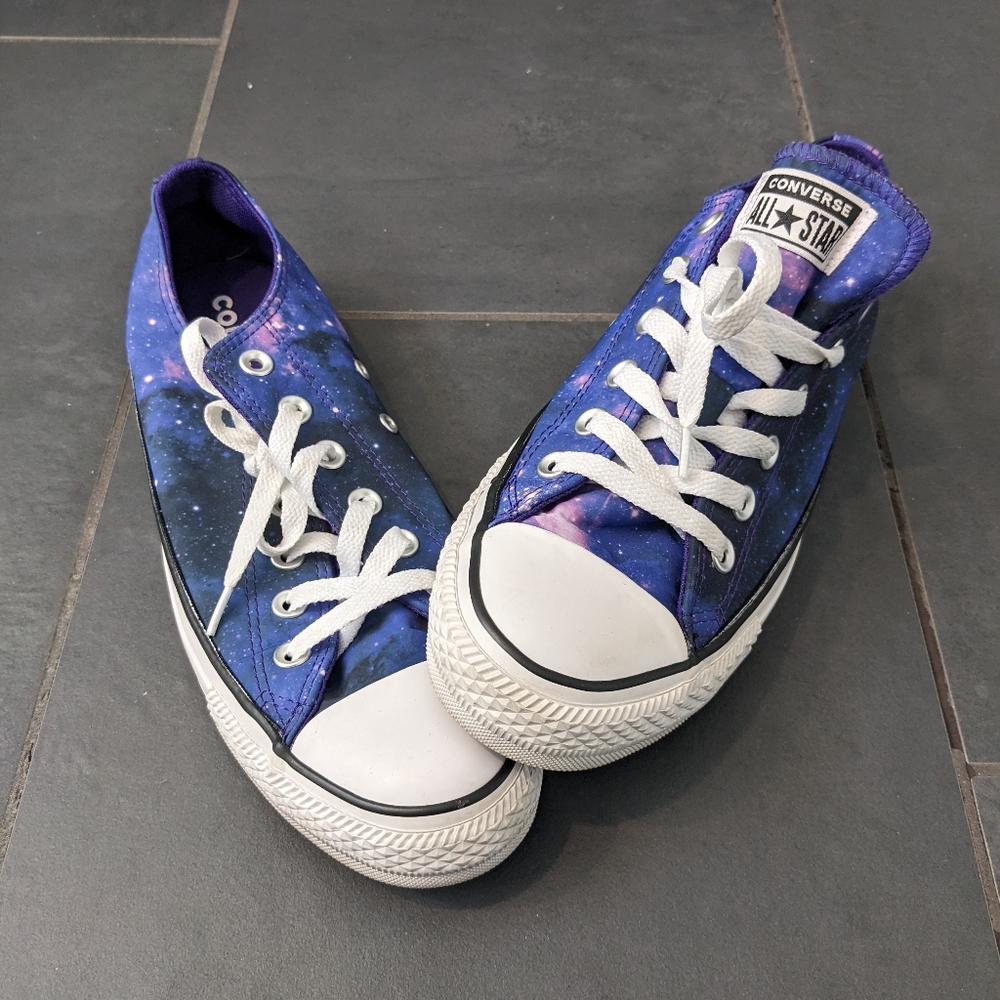 Converse Galaxy